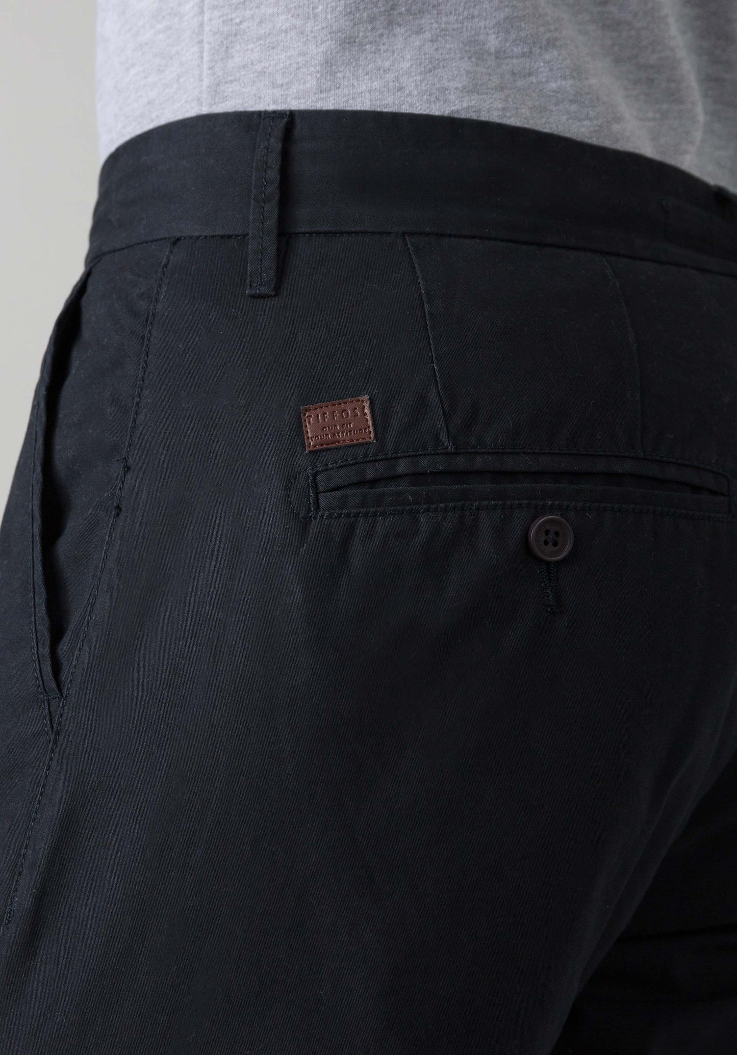 PANTALÓN CHINO