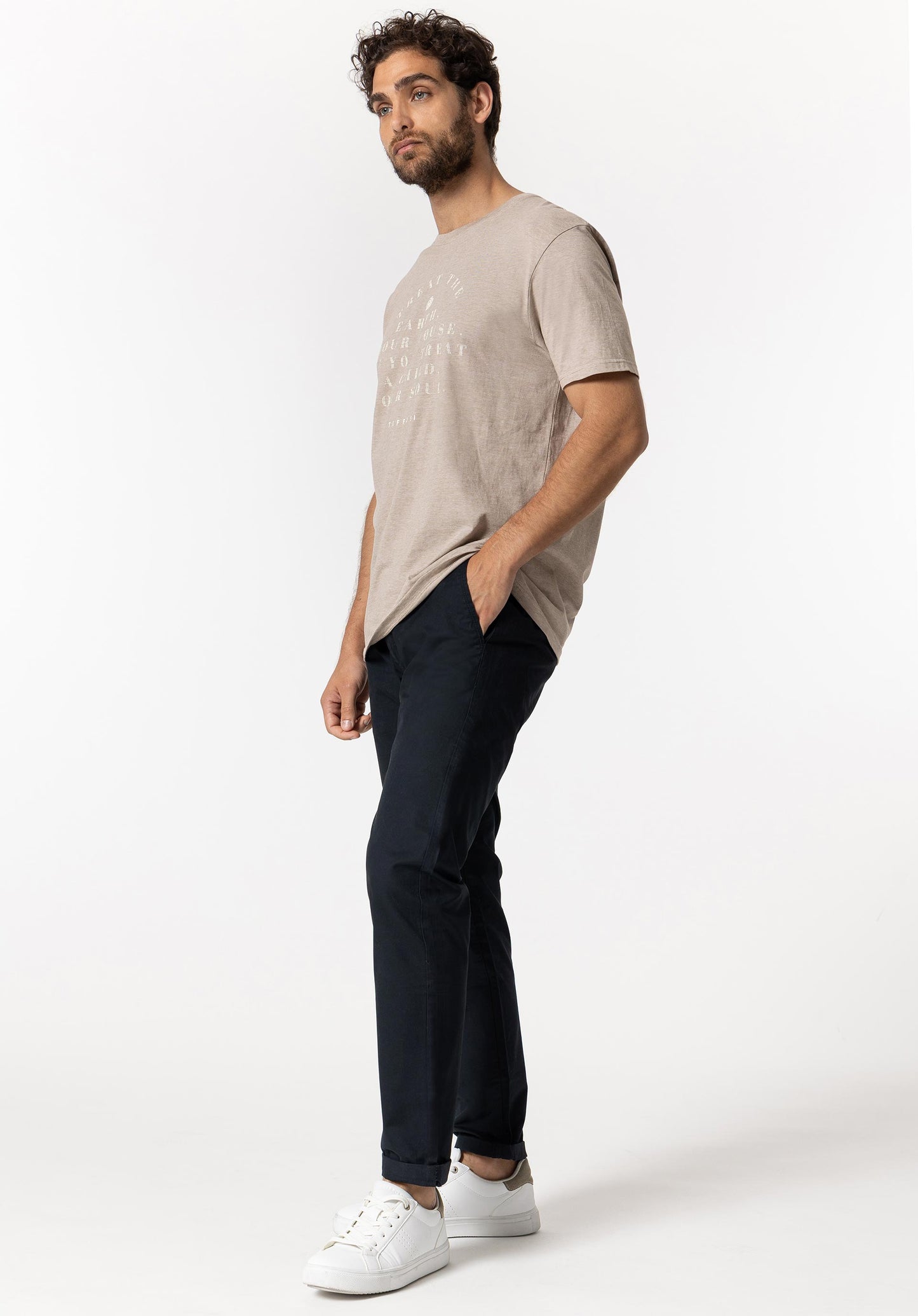 PANTALÓN CHINO