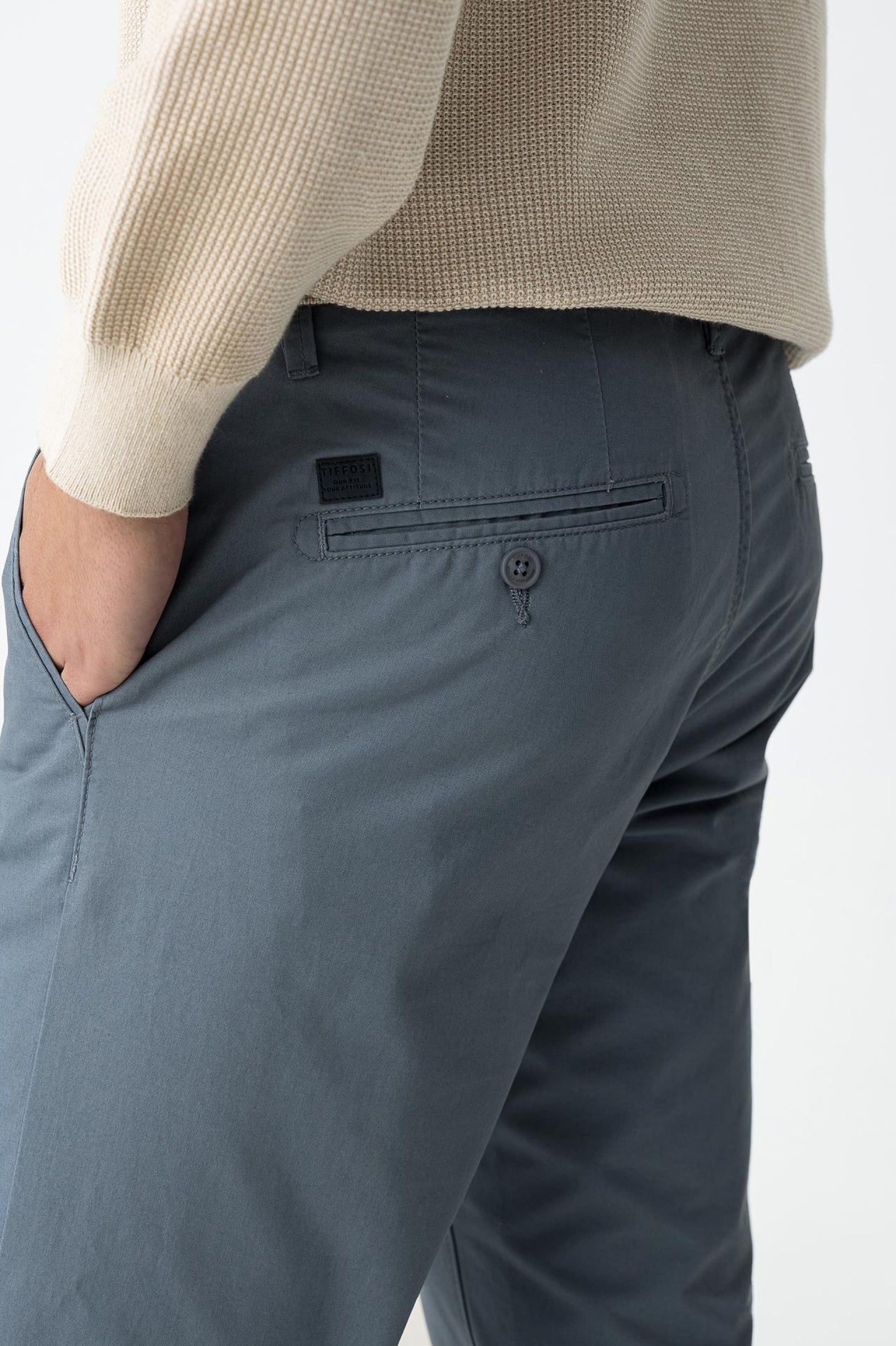 PANTALÓN CHINO