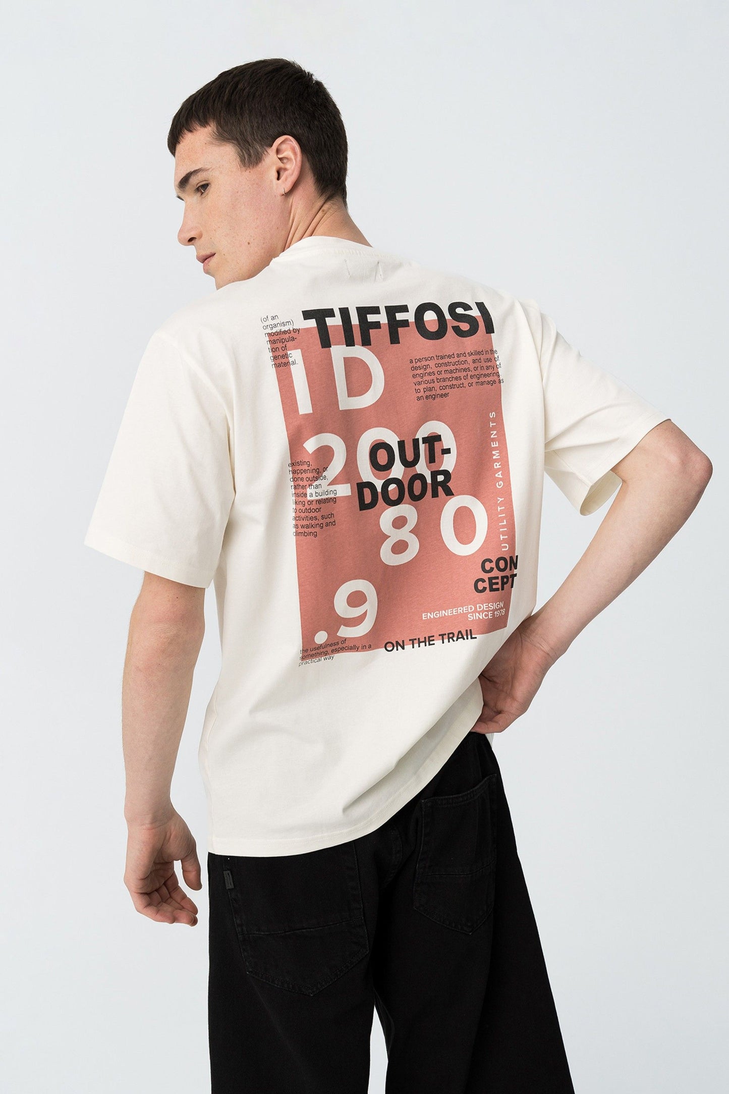 CAMISETA CALEB 101