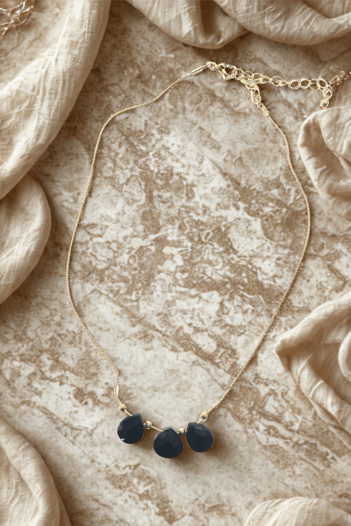 COLLAR LETICIA
