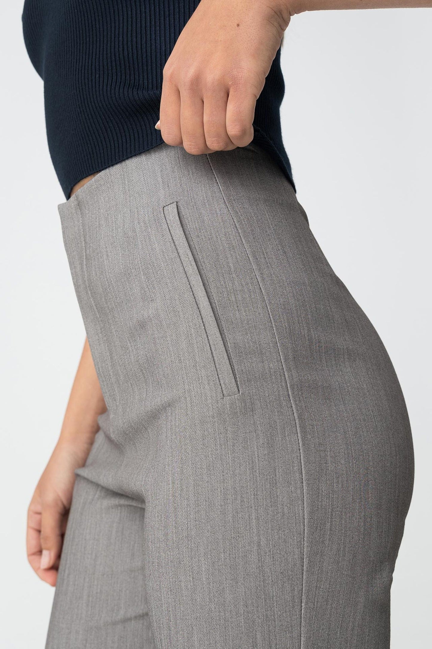 PANTALÓN RAVEN