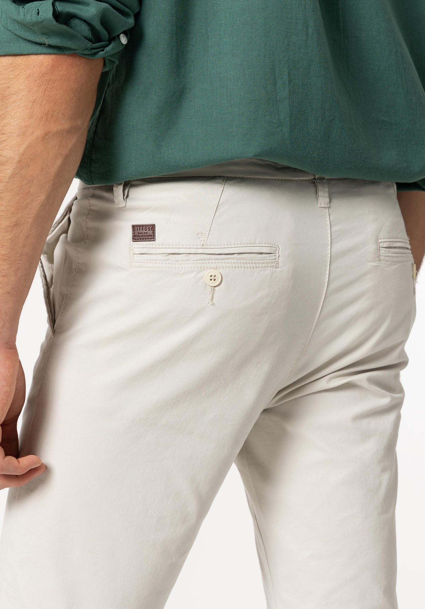 PANTALÓN CHINO