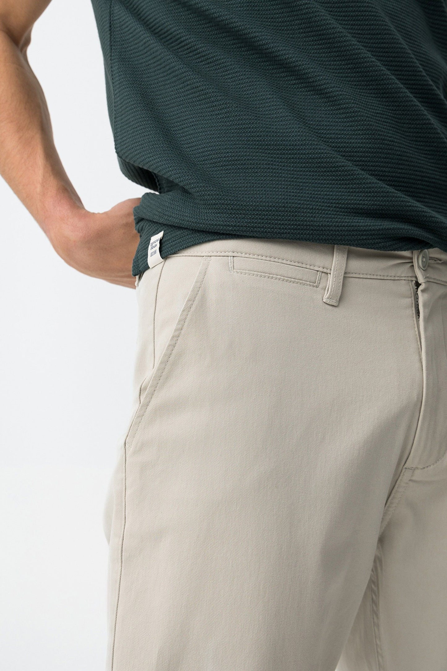 PANTALÓN CHINO