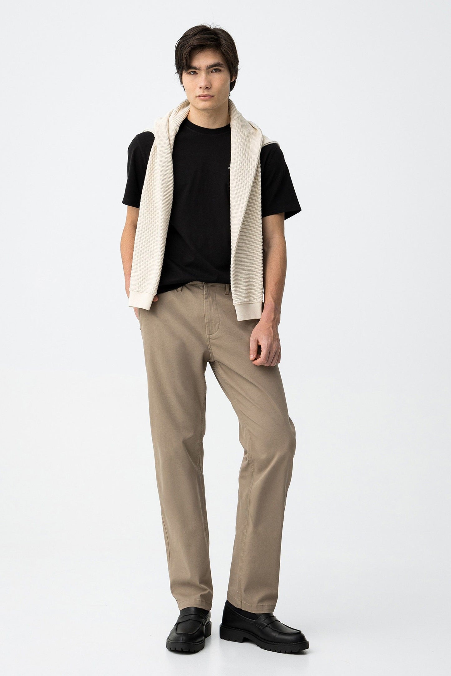 PANTALÓN CHINO