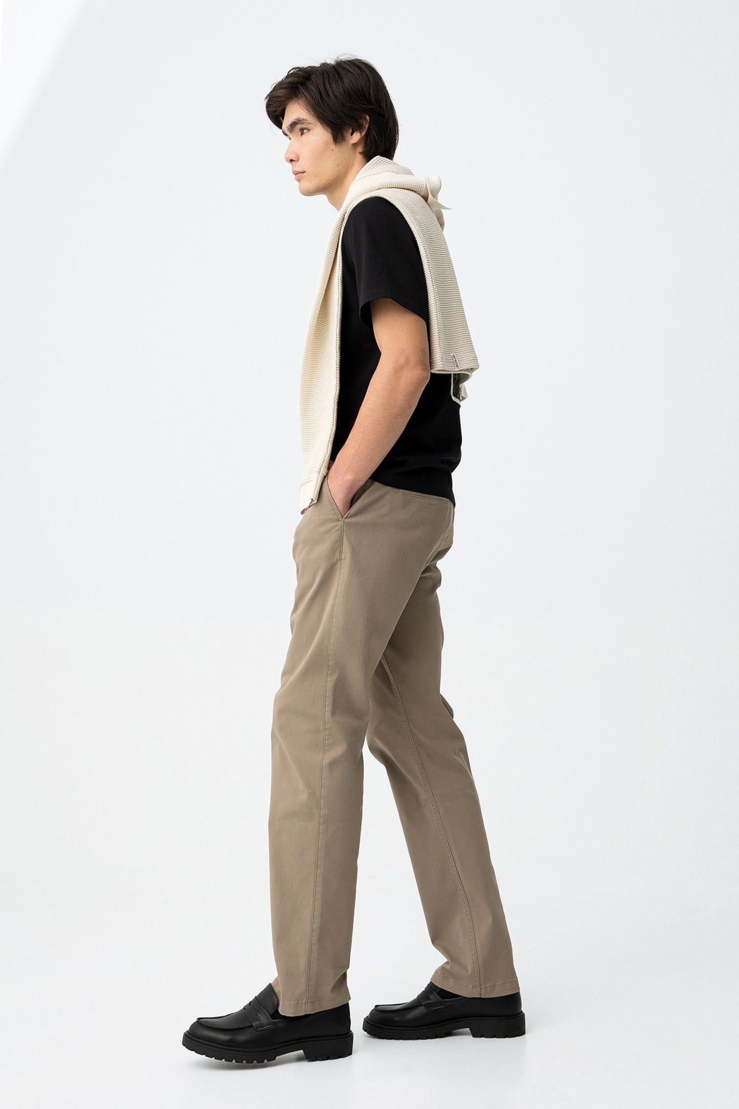 PANTALÓN CHINO