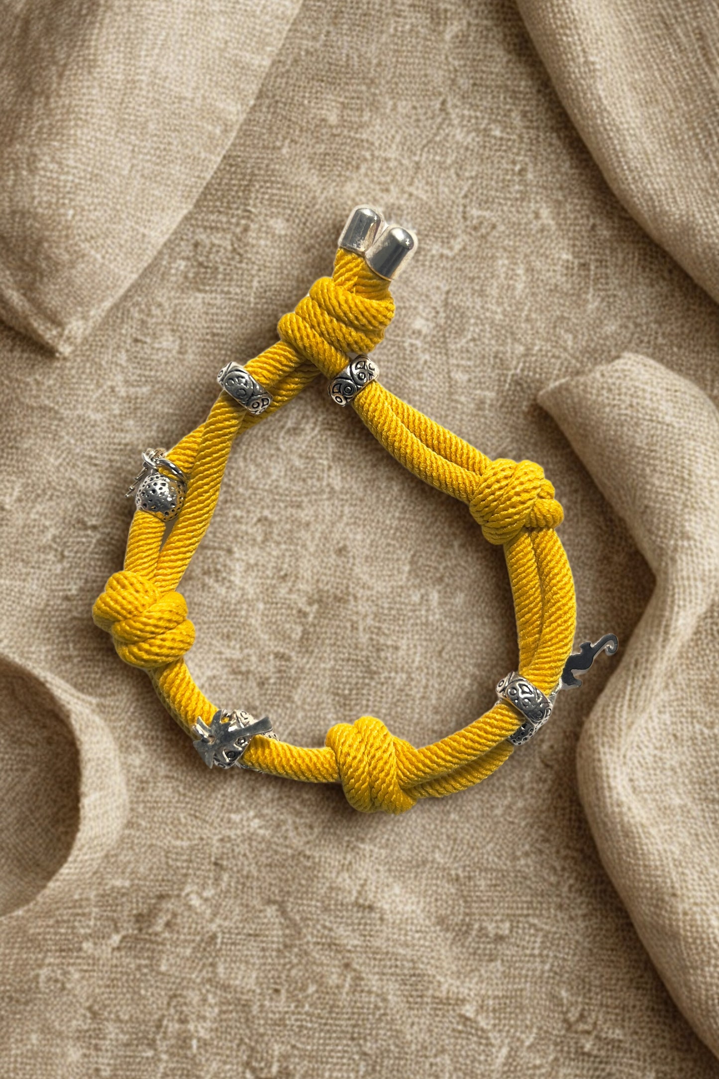 PULSERA NUDOS